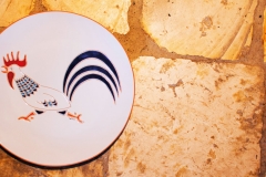 Piatto_murale_gallo_che_fugge_pasqualino_piludu_ceramica_grottaglie_ceramics